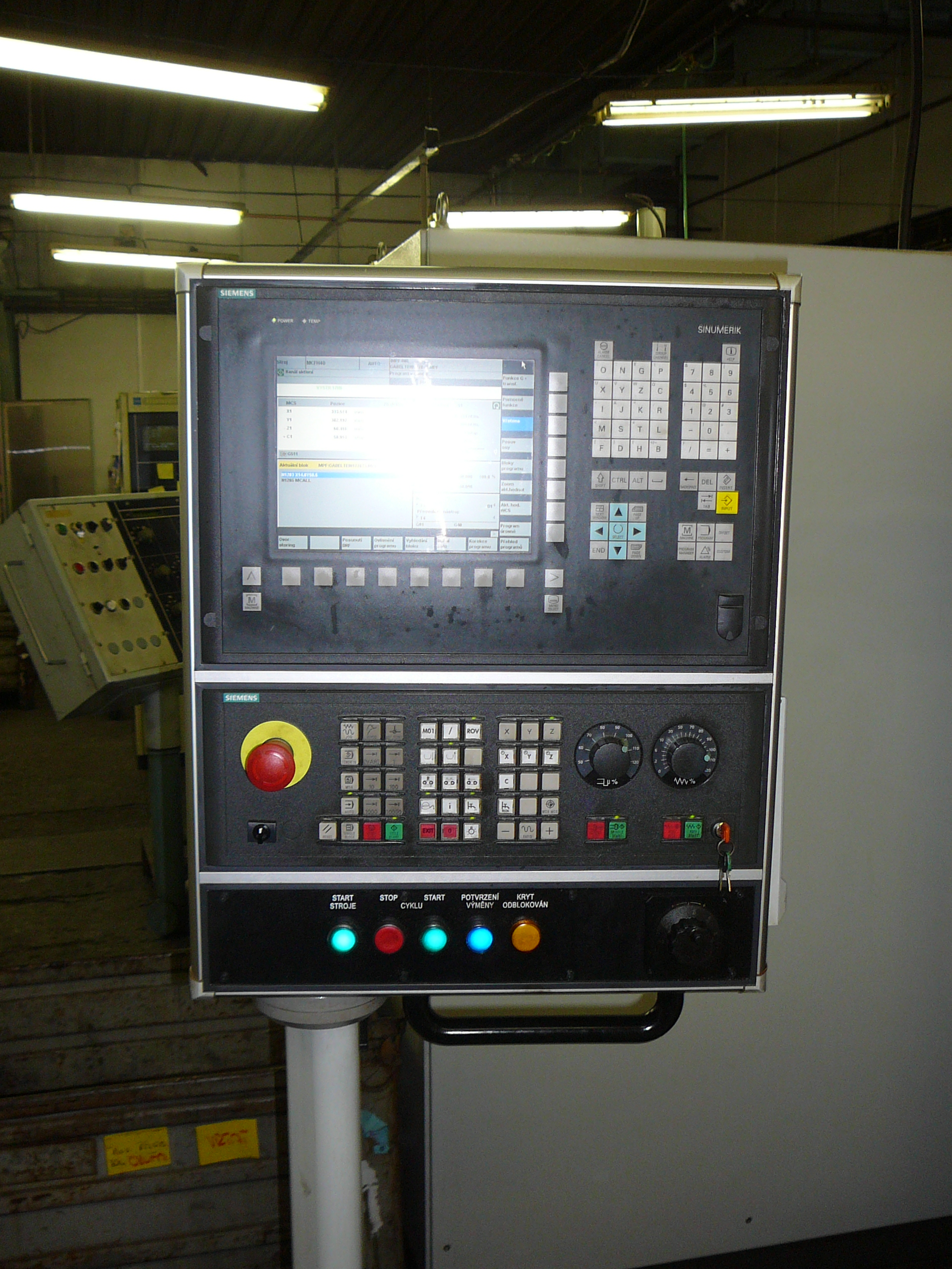 Machining control panel for feed and speed review